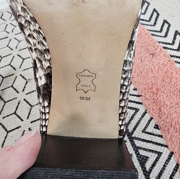 TORY BURCH "KIRA" SNAKESKIN PRINT LEATHER BOOTIES, SZ 10 - Picture 14 of 14